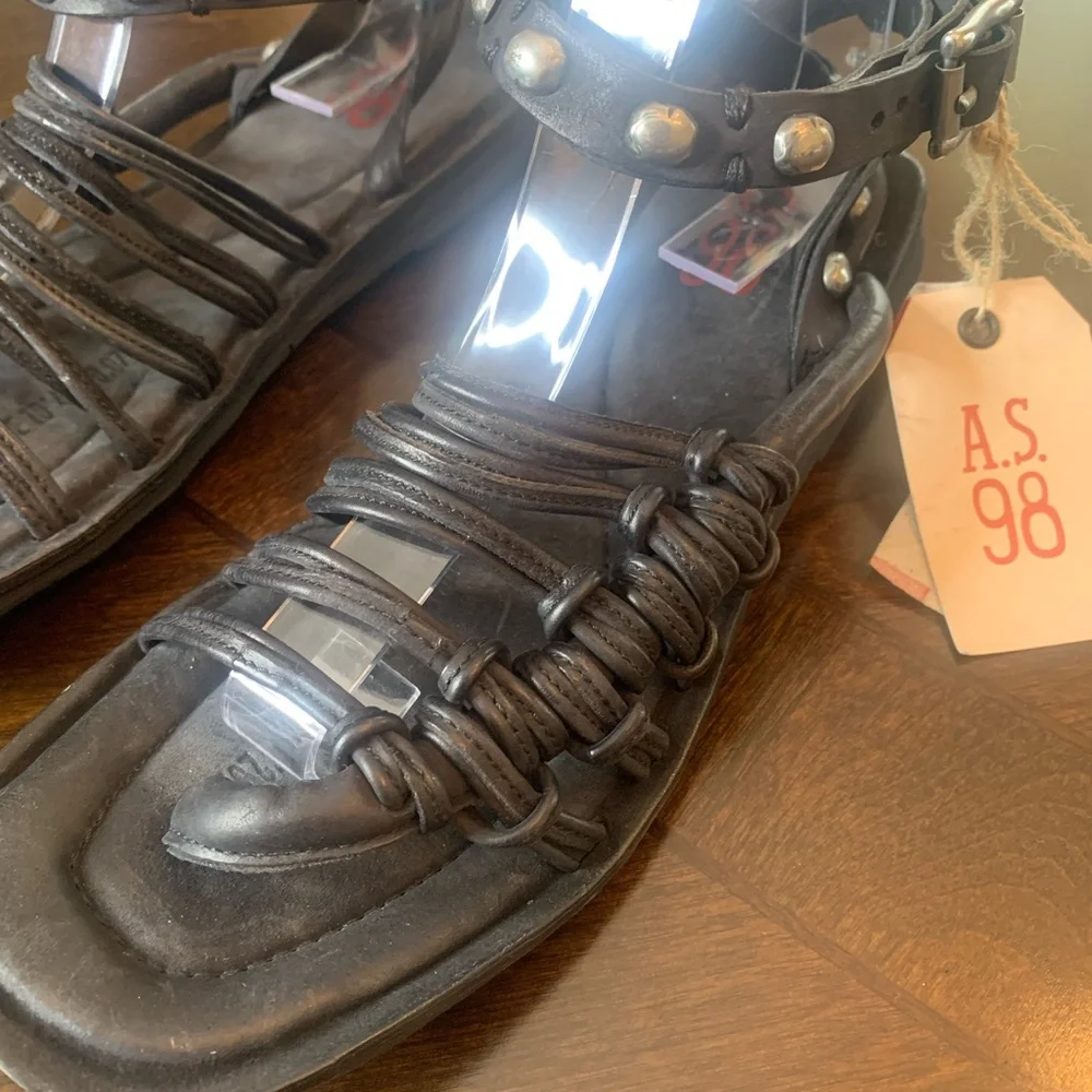 💫HP‼️💫 NWT A.S.98 - FREE PEOPLE Marin Strappy Sandals in Black/Silver, Size 8 - Picture 6 of 7